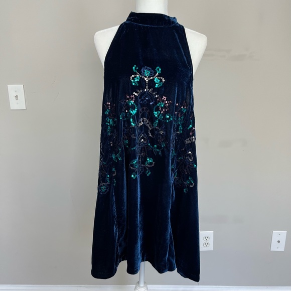 NWT FREE PEOPLE VELVET SEQUIN SWING MINI DRESS HALTER NECK SIZE MEDIUM IN BLUE - Picture 8 of 16